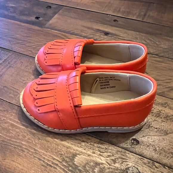 Janie & Jack Leather Loafers size 4T NWOT - Picture 8 of 9